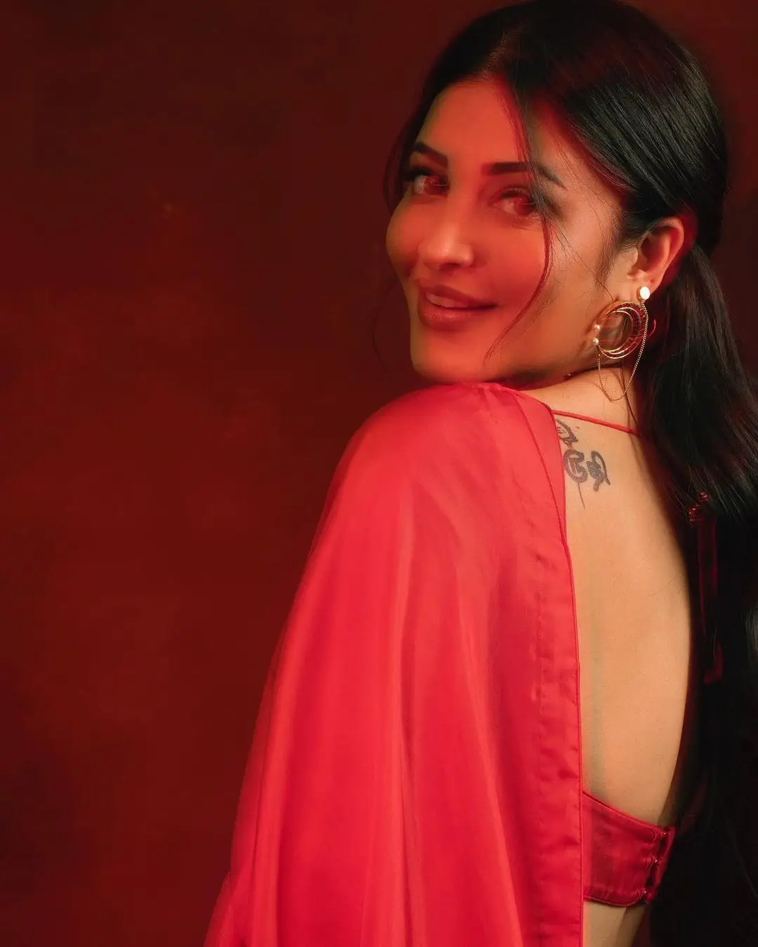 Tamil Actress Shruti Haasan in Red Saree